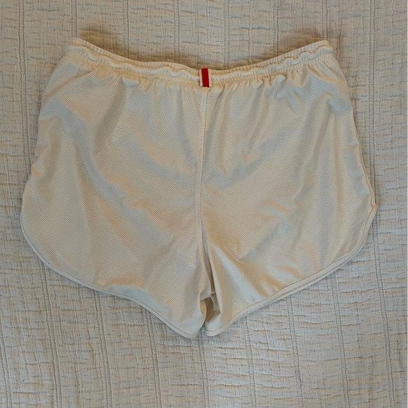 Tracksmith women’s shorts XL - Picture 2 of 3